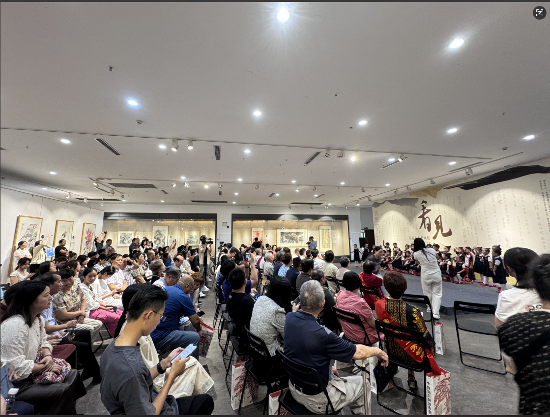 湖畔展讯 | “凡人书画展”今日启幕，翰墨共庆祖国华诞！